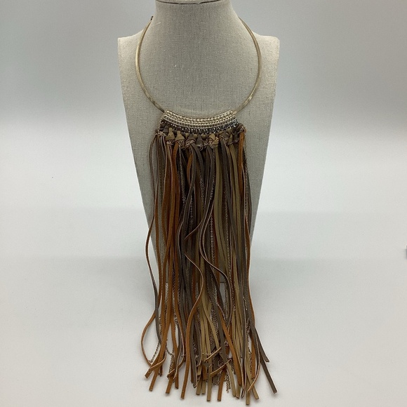 2154. Express Cascading Collar Necklace – Beige, Taupe & Gold Chain Drama EUC - Picture 1 of 6